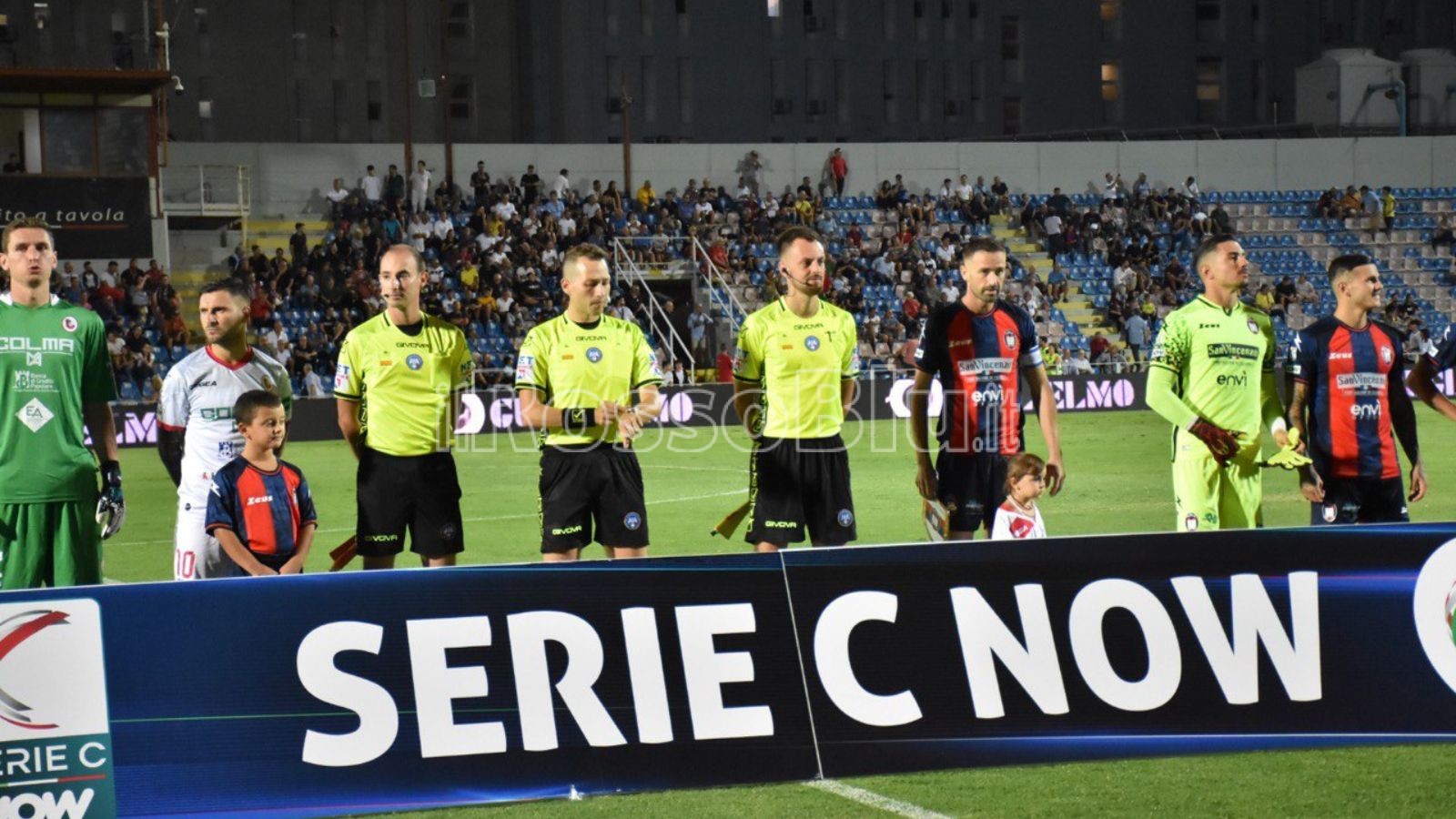 – 2 Giornata – Crotone vs Turris 2-3 – Squadre in campo (Rosito Andrea 10.09.2023)