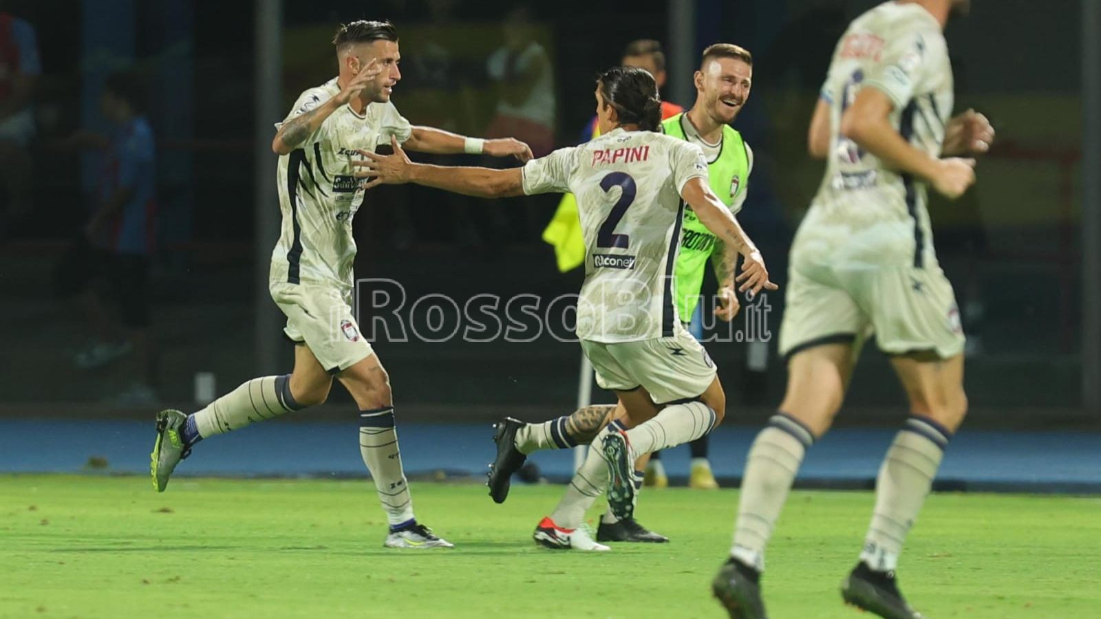 Catania – Crotone 0-1 – Tribuzzi festeggia – Foto Rosito 01.09.23