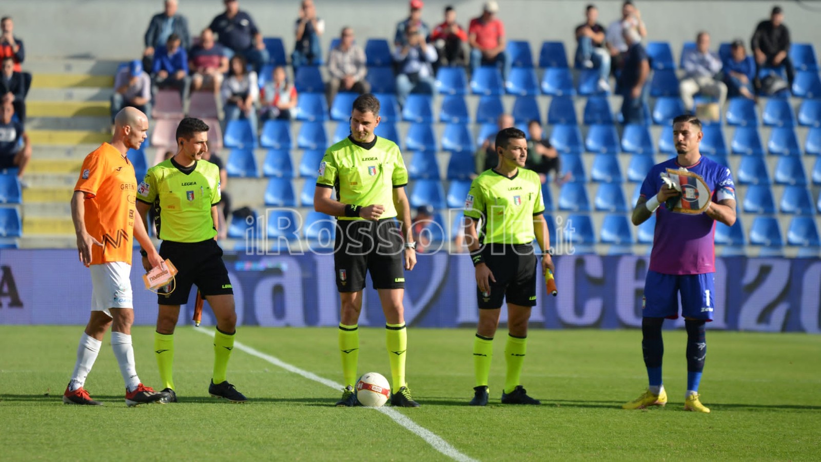Arbitro Centi – Coppa Italia – Crotone vs Monopoli 3-2 D.c.r. (02.11.2022) – Serie C (Andrea Rosito)